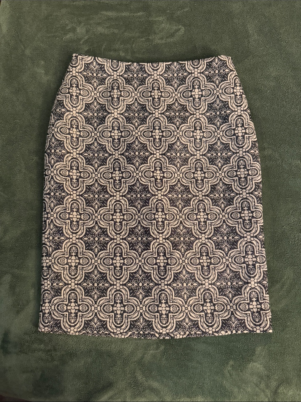 Classic Black and Cream Patterned Pencil Skirt